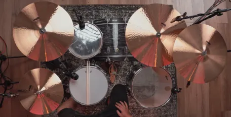 DRUMS und PERCUSSION